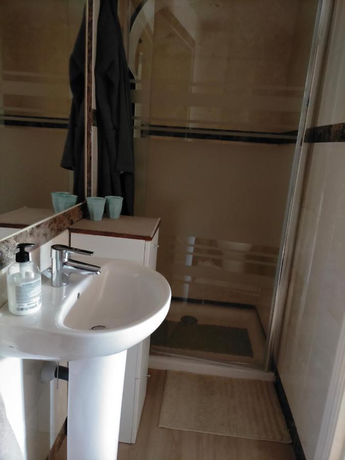 Appartement Met Zeezicht En Vlakbij Het Strand มานิลบา ภายนอก รูปภาพ